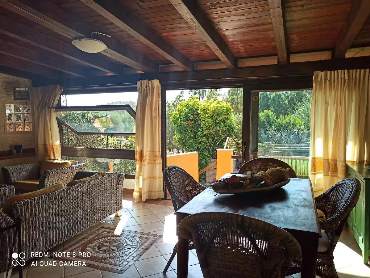 Vakantiehuis Albarosa Garden Villa Geremèas